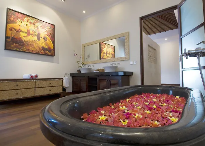 Ellora 4*