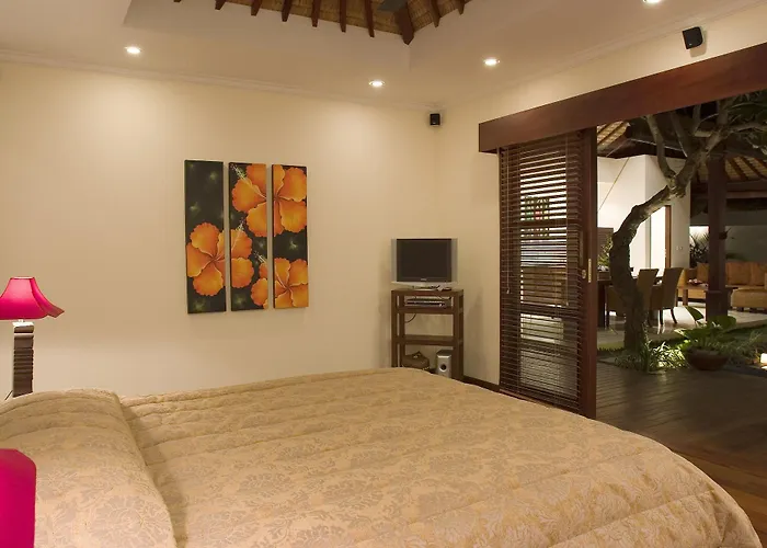 Ellora 4*