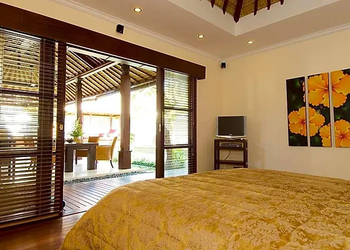 Ellora 4*