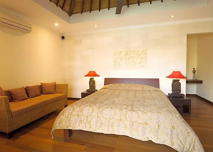 Ellora 4*