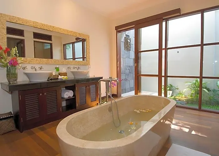 Ellora 4*